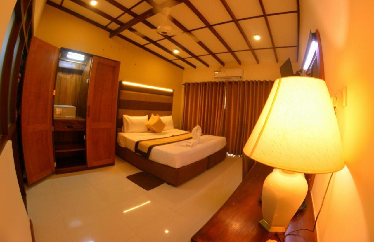 Beach Corridor Hotel & Spa Negombo Exterior foto