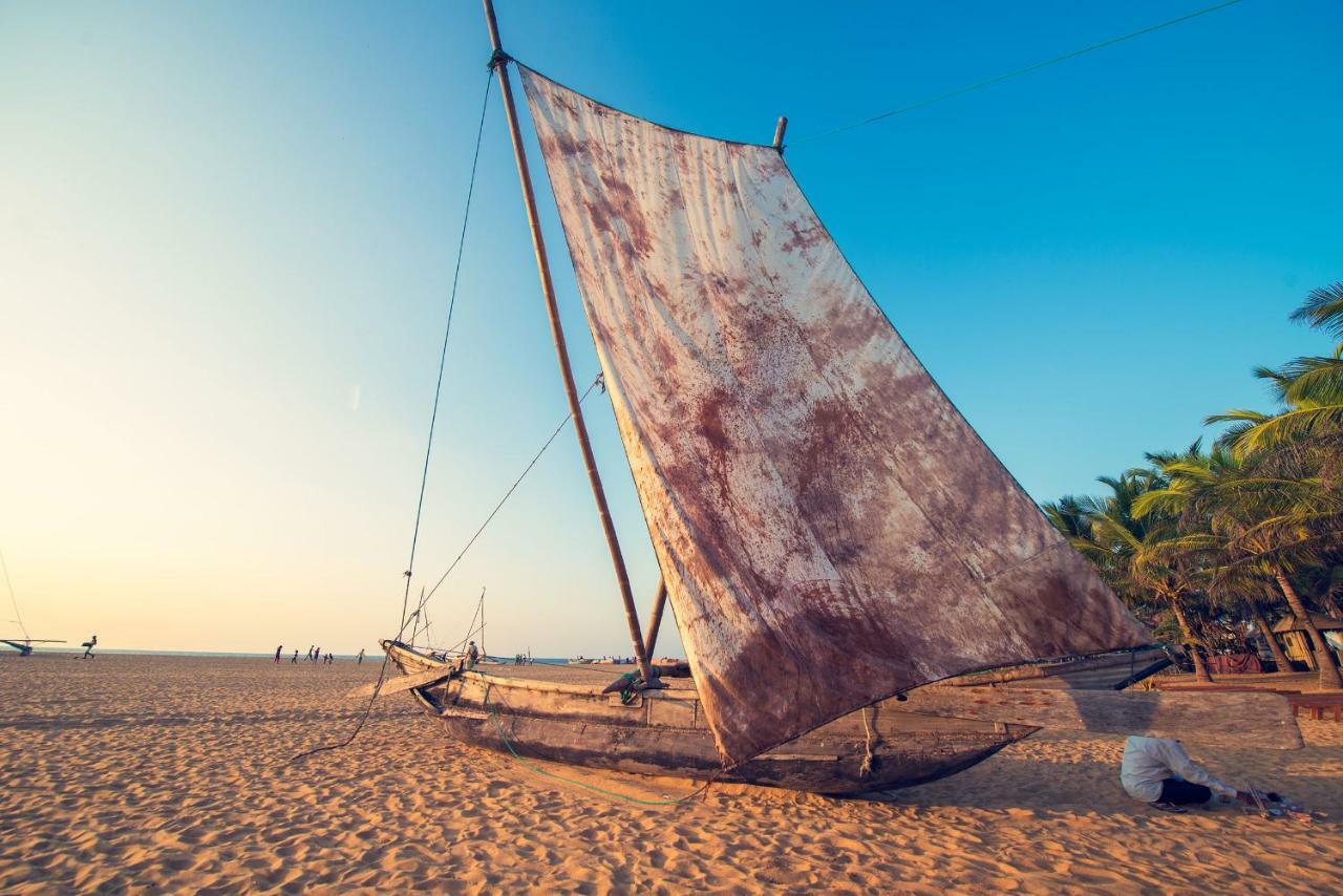 Beach Corridor Hotel & Spa Negombo Exterior foto